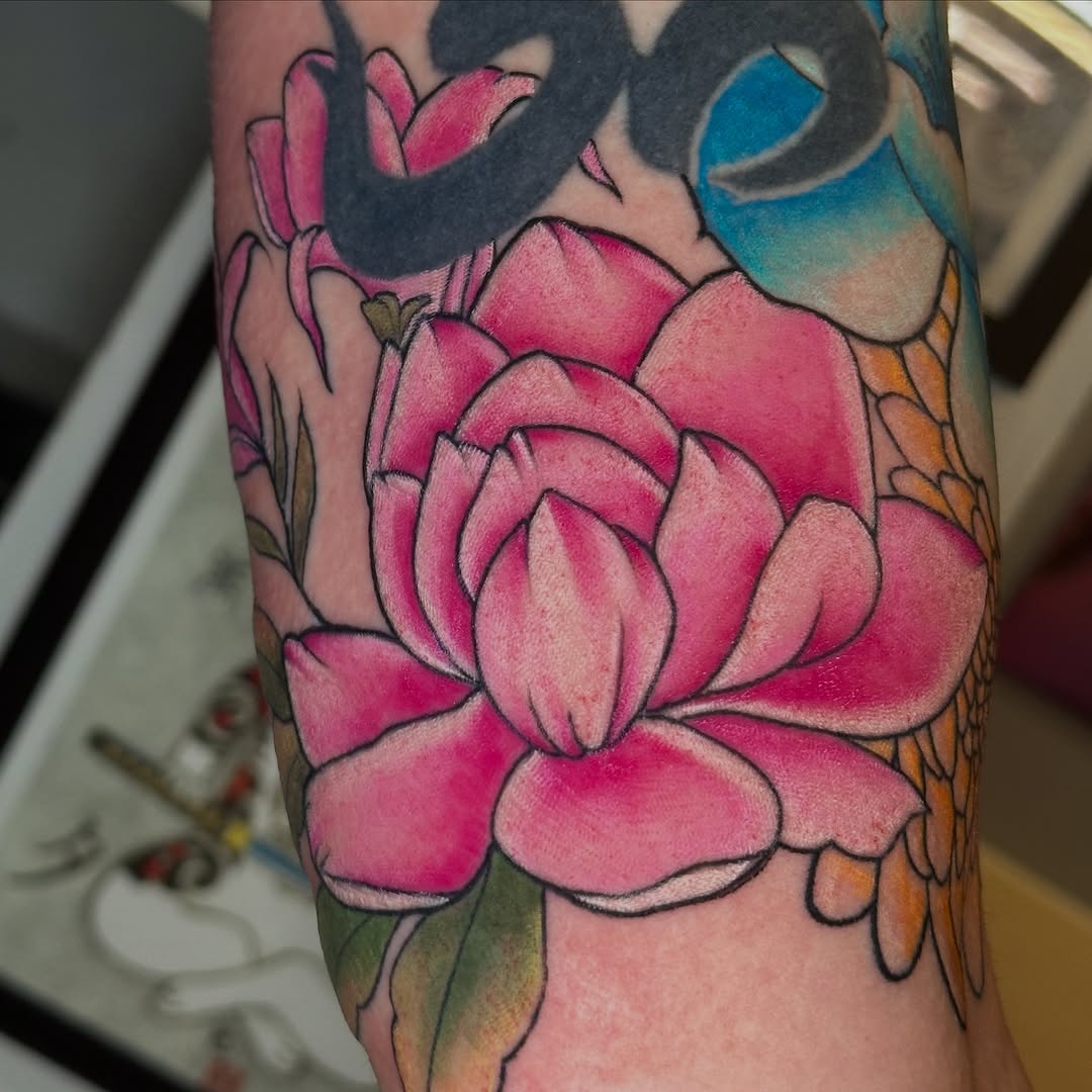 Tattoo by @hannahscustoms — illustrative, japanese_irezumi