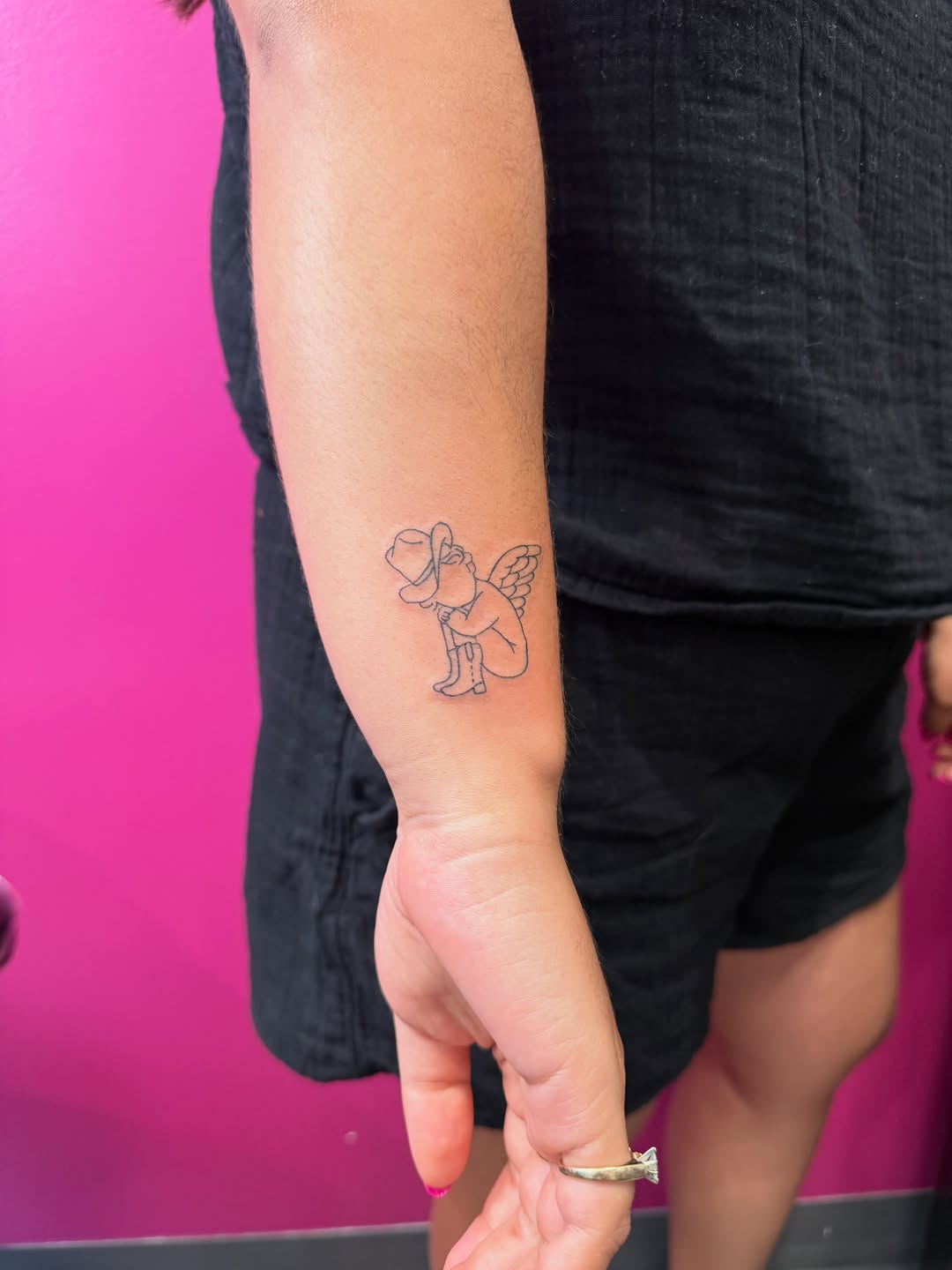 Tattoo by @pinkhousetattoo — fine_line, minimalist
