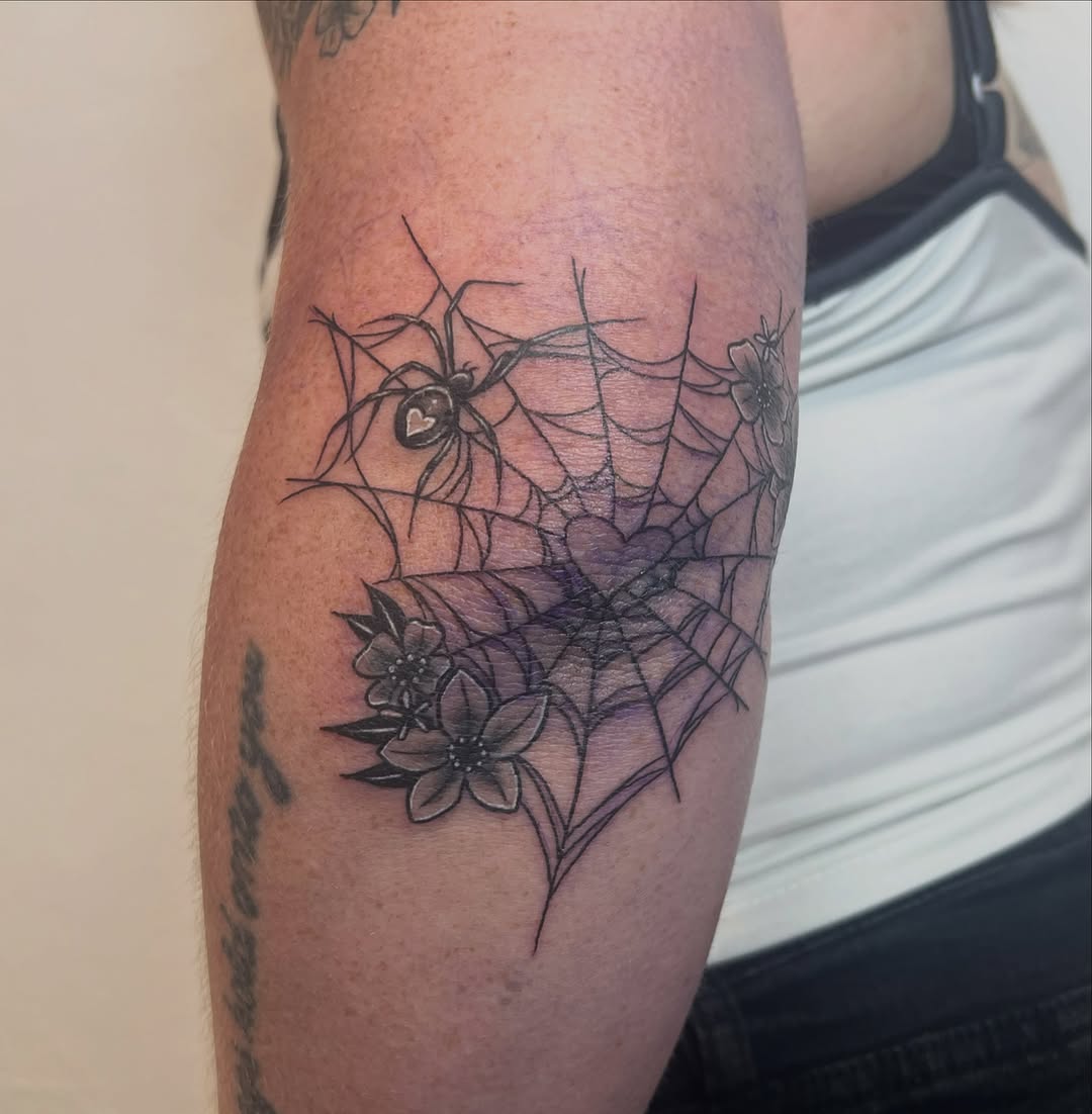 Tattoo by @amberrose.tattoos — black_and_grey