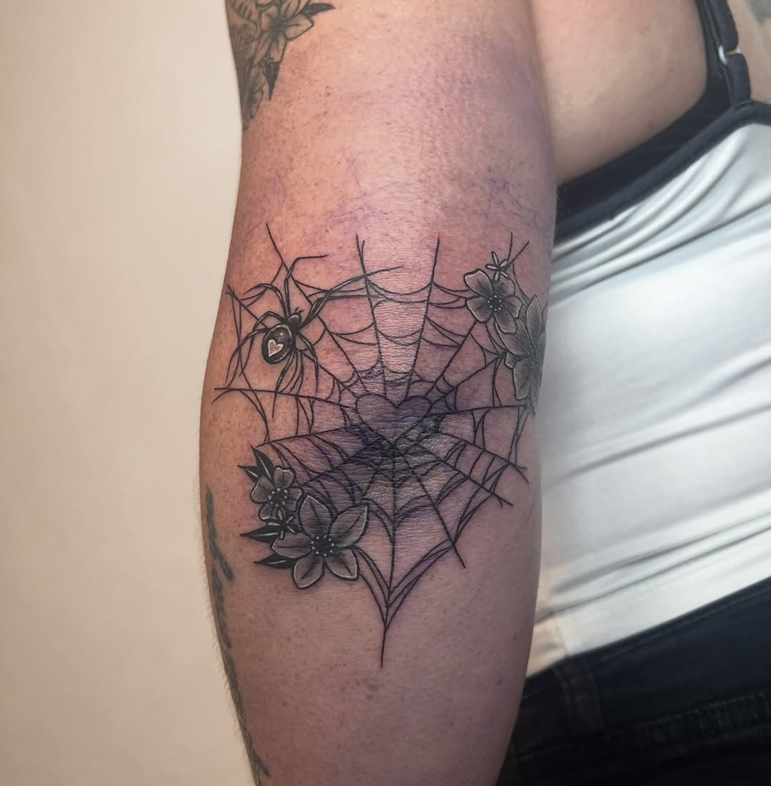 Tattoo by @amberrose.tattoos — black_and_grey