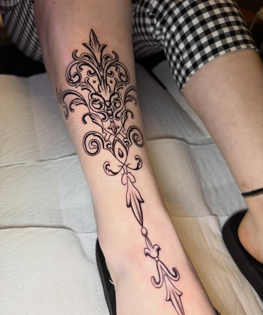 Tattoo by @alluringisa β ornamental, fine_line