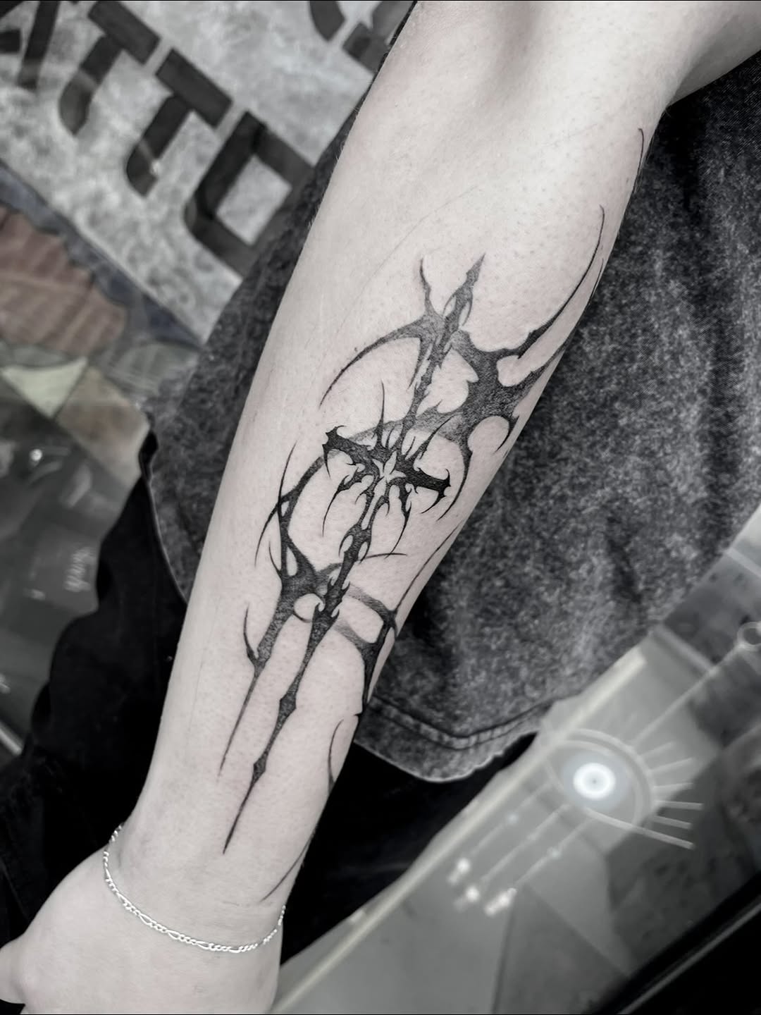 Tattoo by @__ungravity__ — blackwork