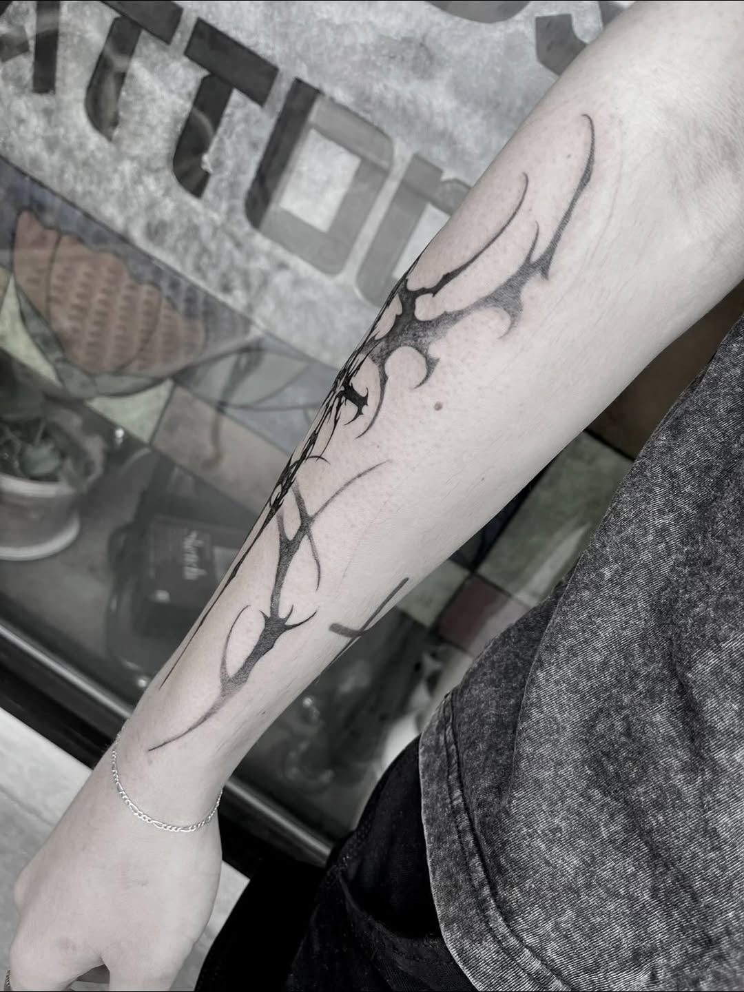 Tattoo by @__ungravity__ — blackwork