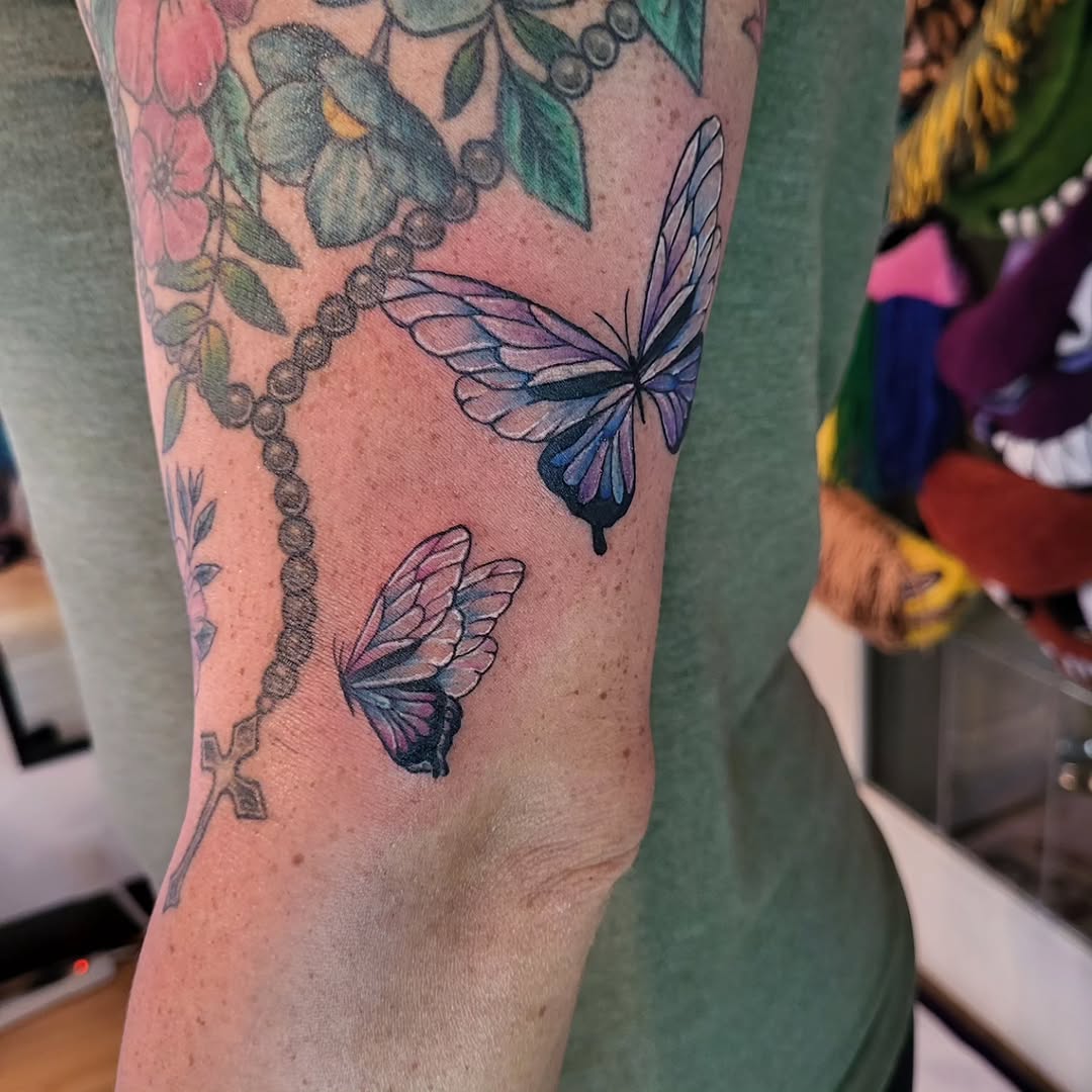 Tattoo by @ele_tattoos — fine_line, realism