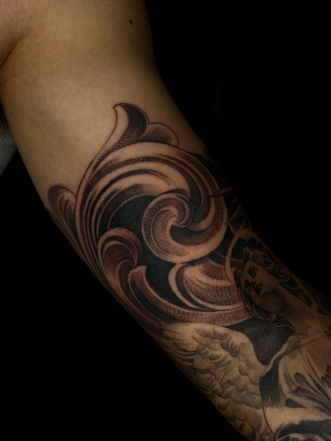 Tattoo by @dmisetattoos โ black_and_grey, ornamental