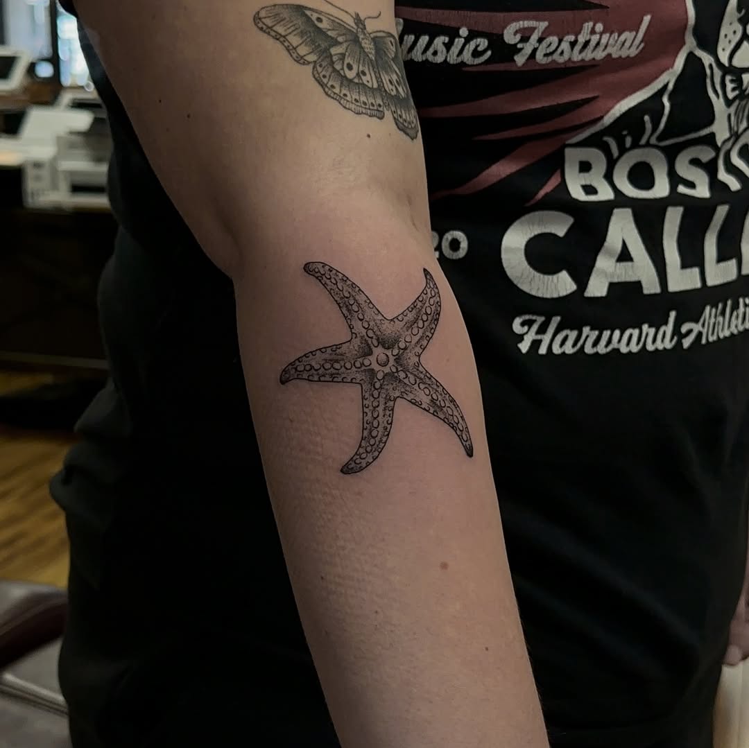 Tattoo by @leotattooartist β dotwork, black_and_grey