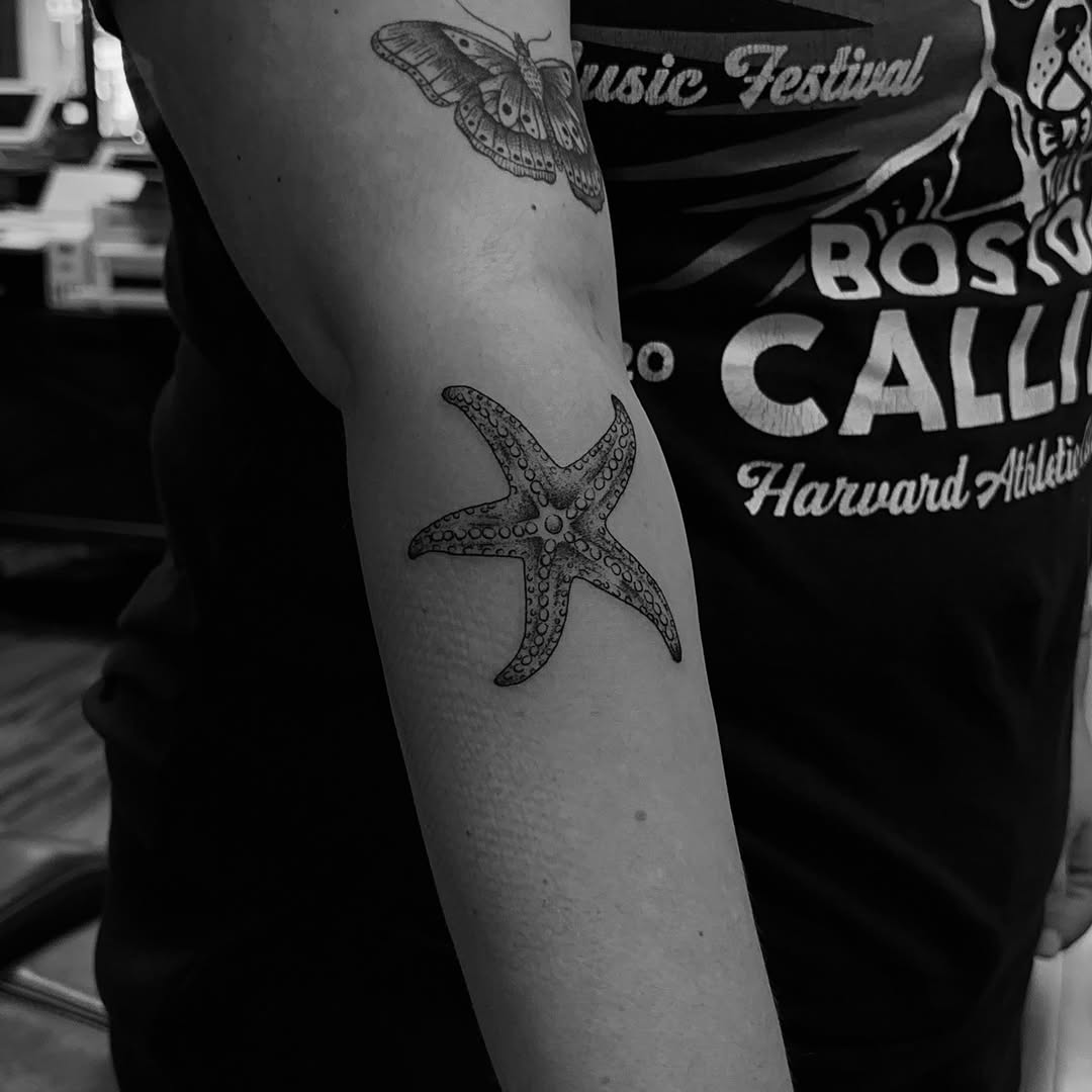 Tattoo by @leotattooartist β black_and_grey