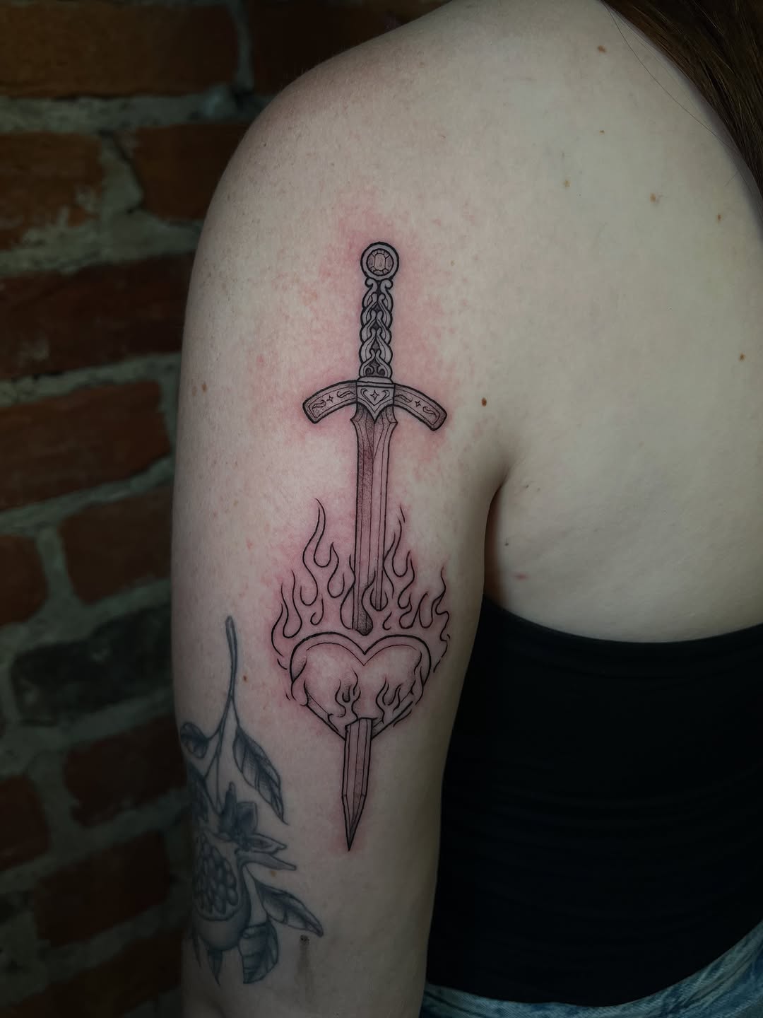 Tattoo by @uncomfycomfort โ illustrative, fine_line