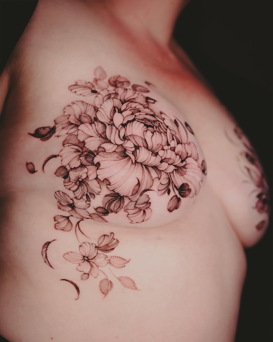 Tattoo by @estherinkflower — black_and_grey