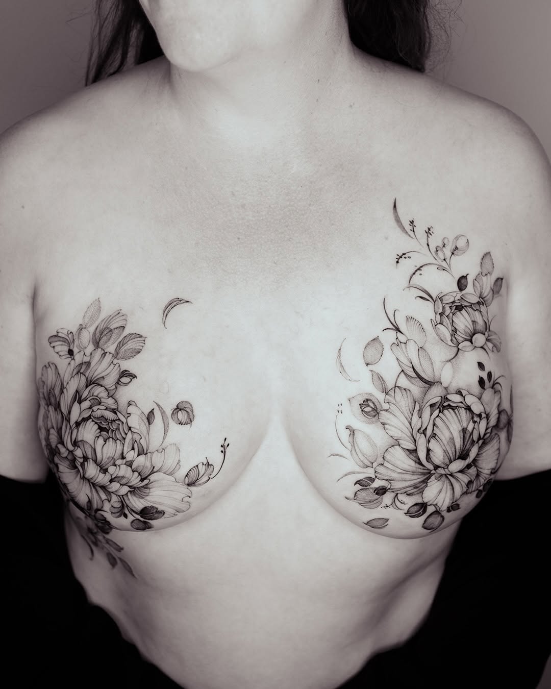 Tattoo by @estherinkflower — black_and_grey, illustrative