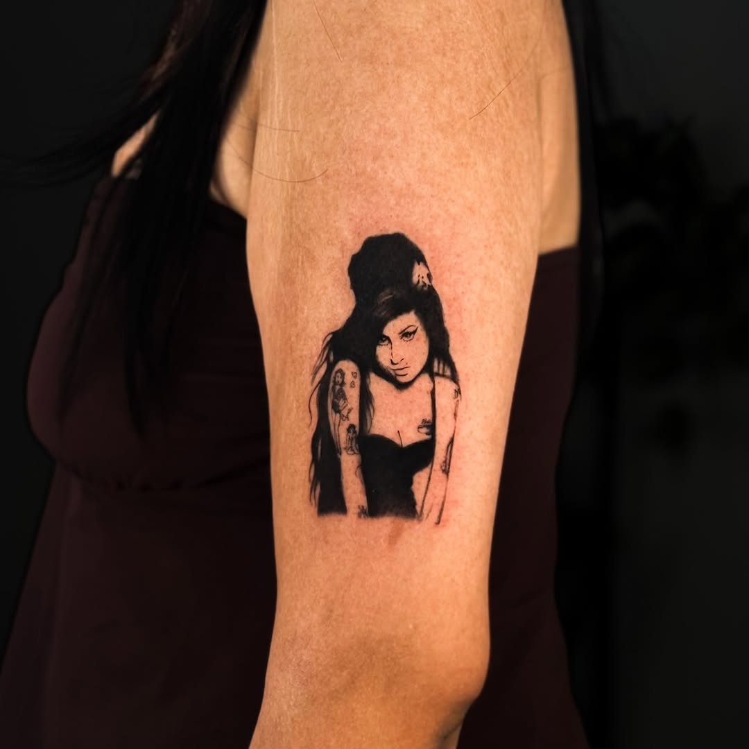 Tattoo by @chelaarte — realism, black_and_grey