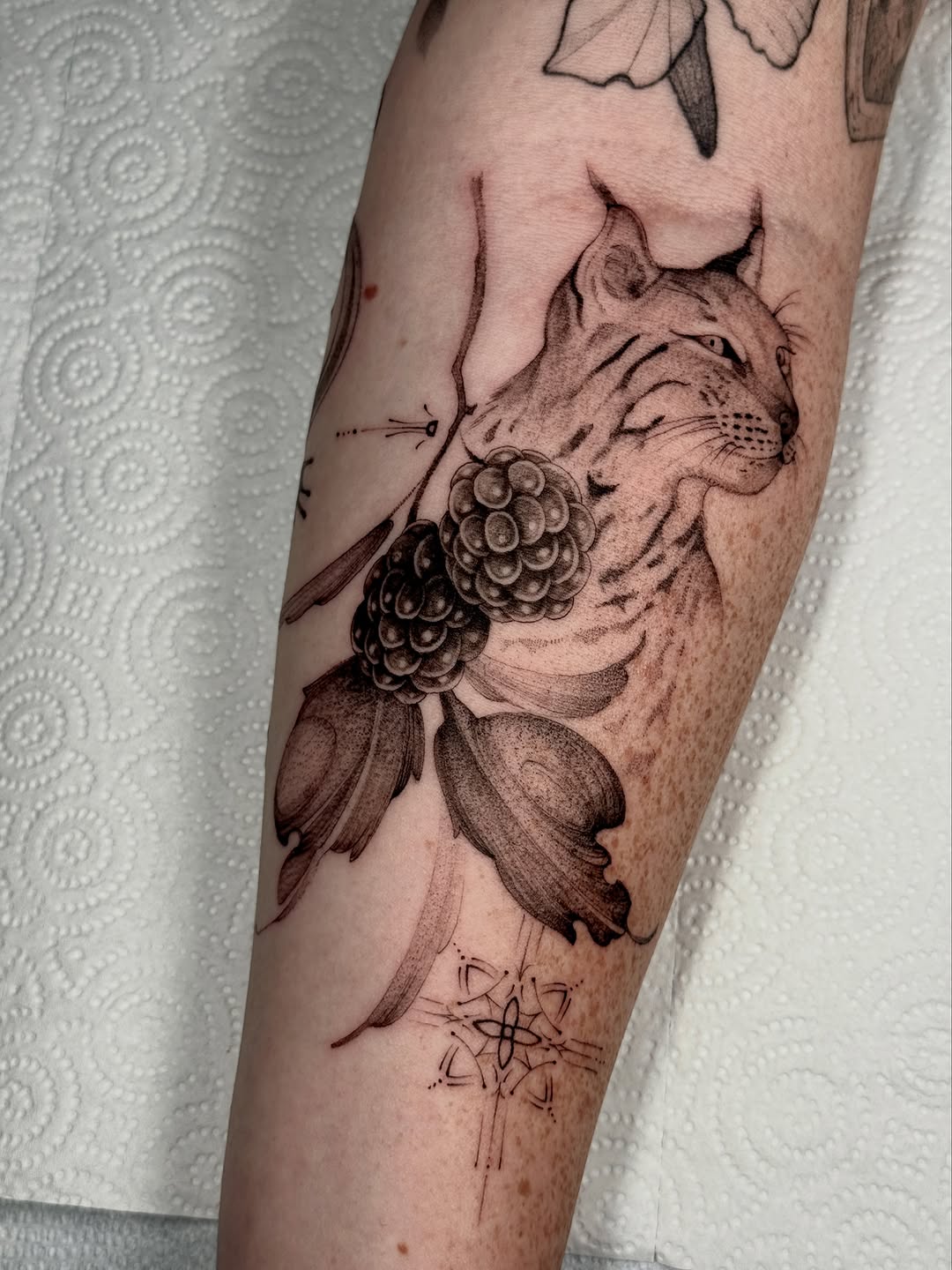 Tattoo by @mollymurrayink — realism, black_and_grey