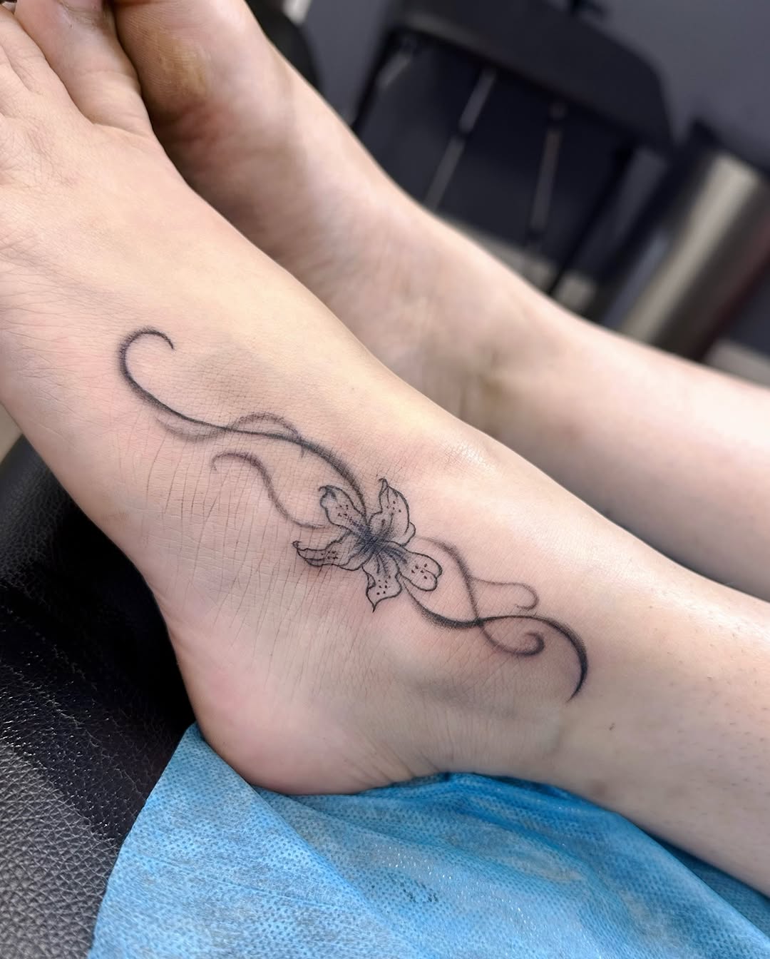 Tattoo by @miastattoo2 — fine_line