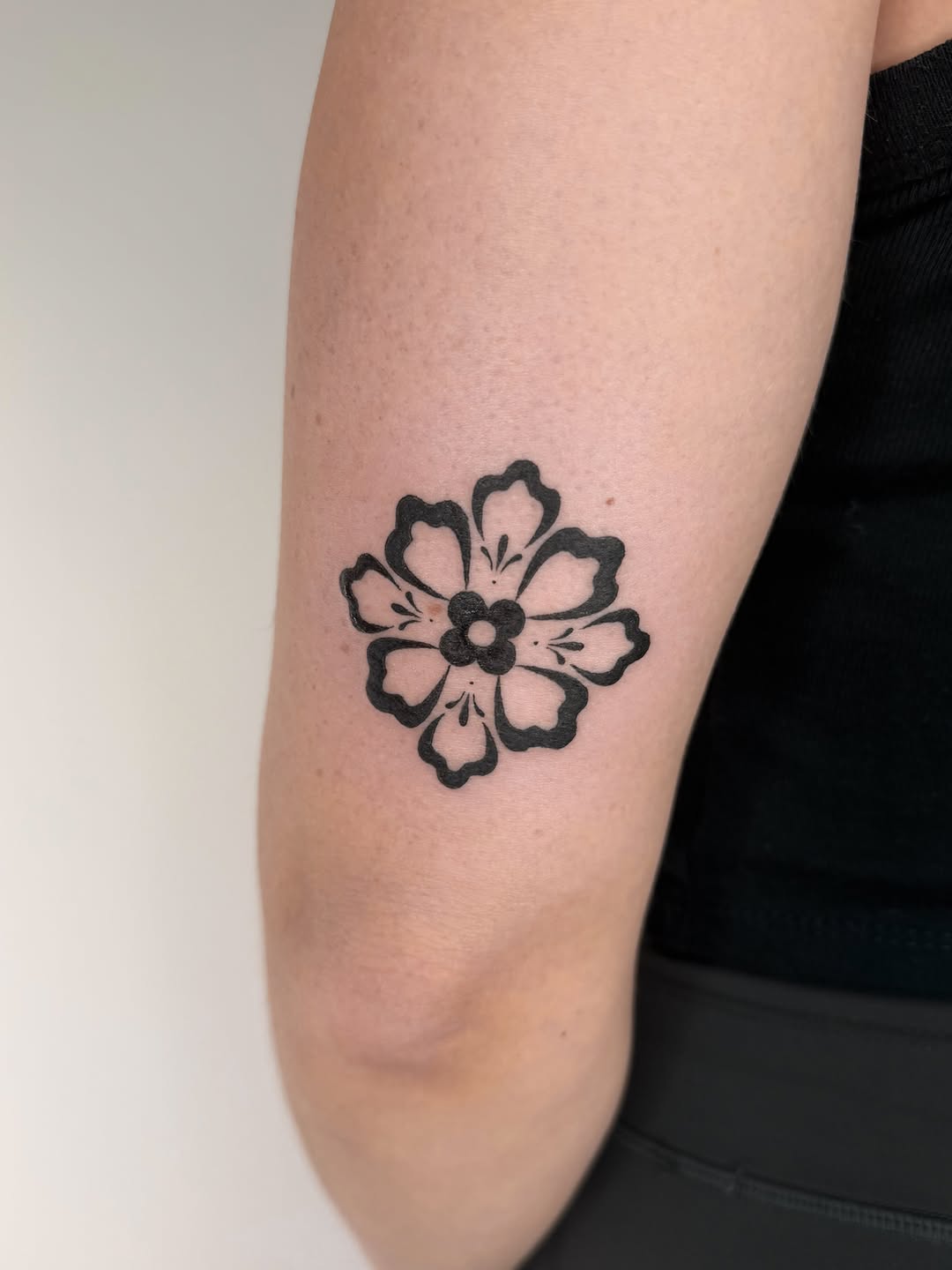 Tattoo by @leahramosink — blackwork
