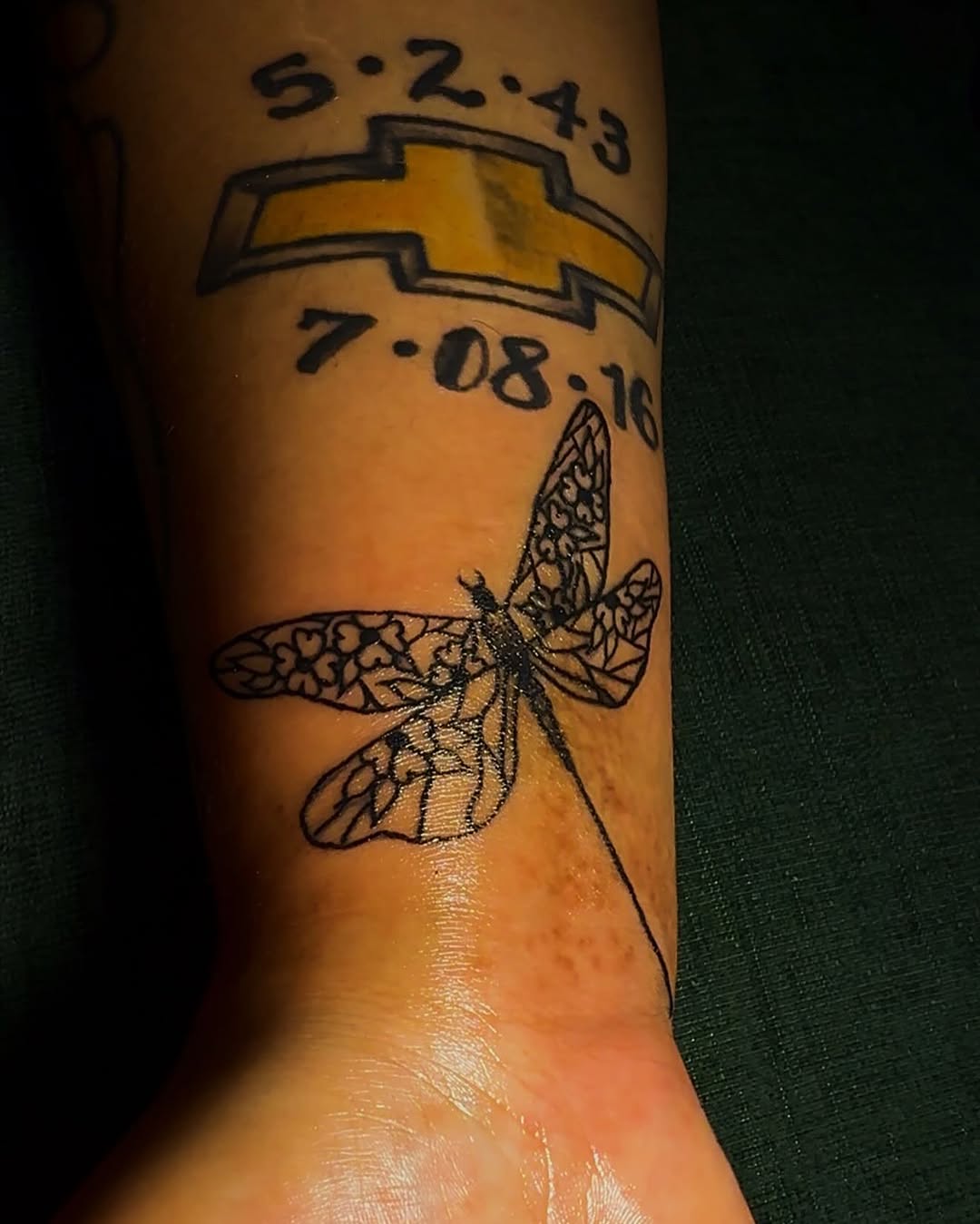 Tattoo by @wellaubietattin — illustrative, fine_line