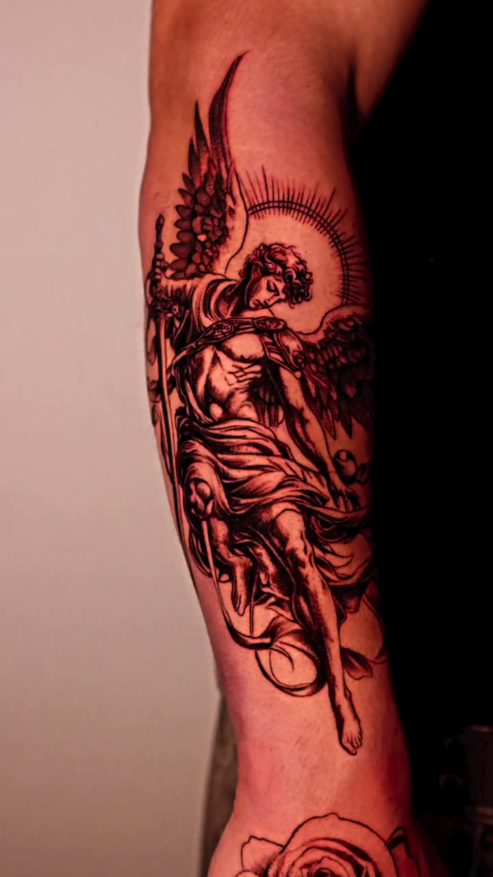 Tattoo by @tat_papi — black_and_grey, illustrative