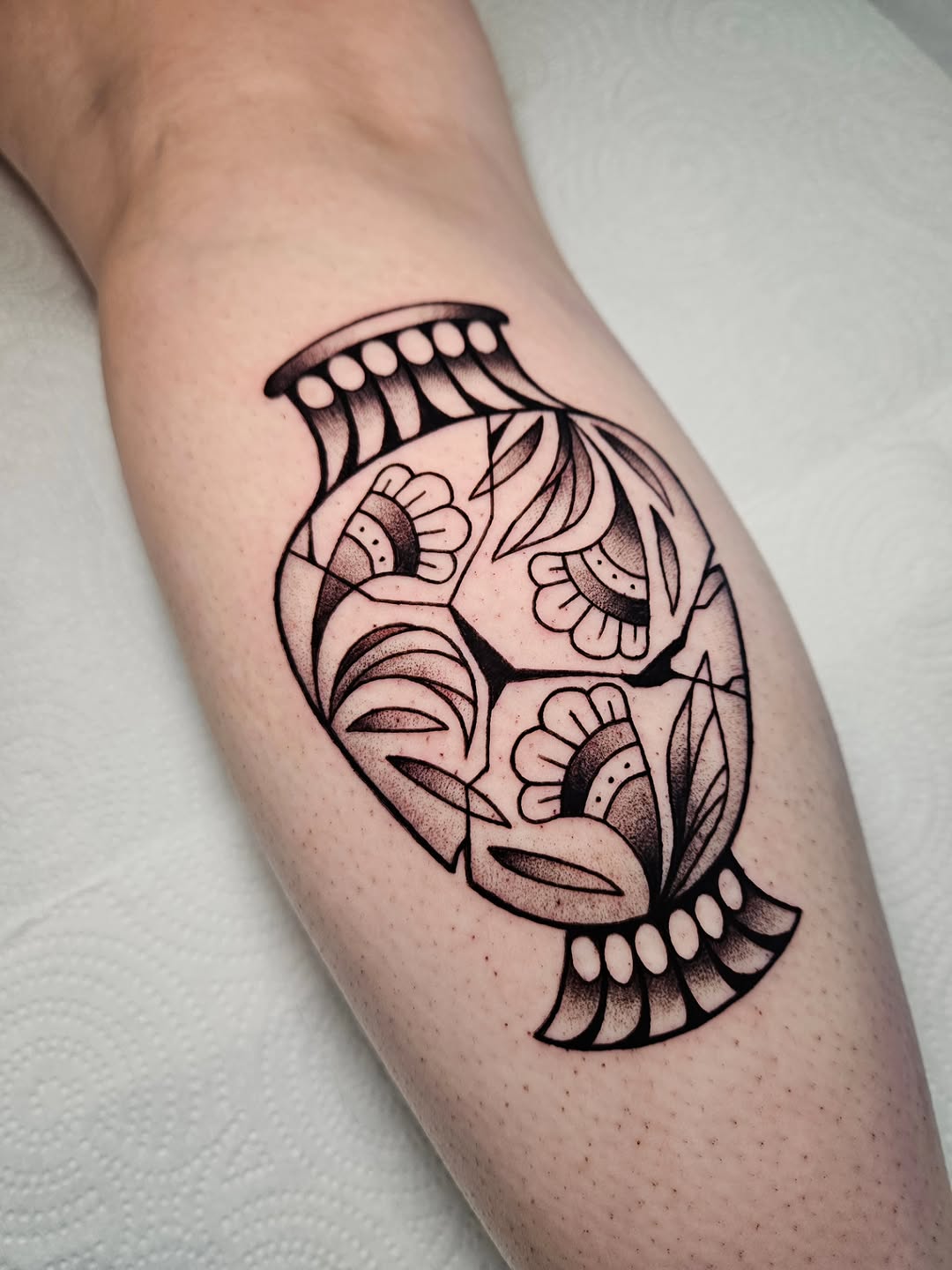 Tattoo by @lowleap — american_traditional, illustrative