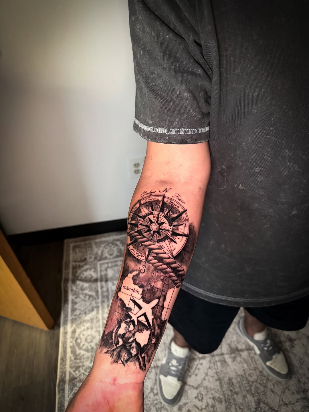 Tattoo by @sebastatto22 — black_and_grey