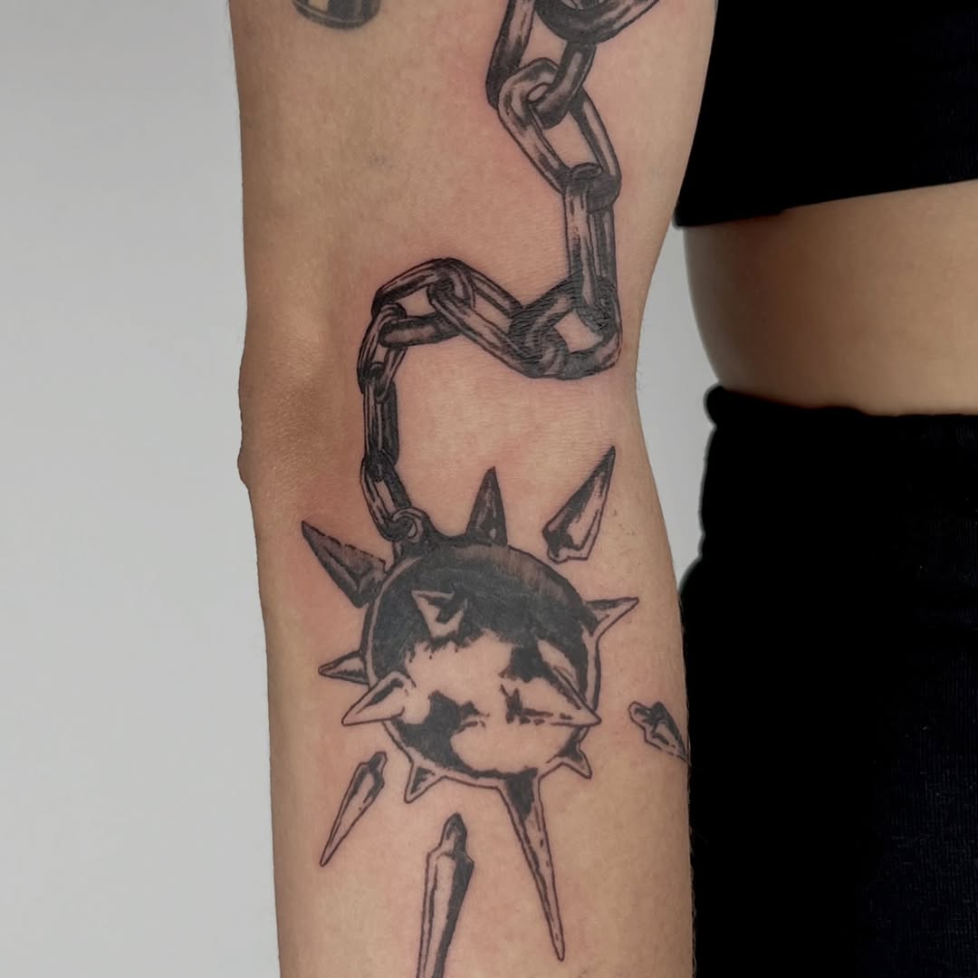 Tattoo by @pls_tnx โ black_and_grey, illustrative