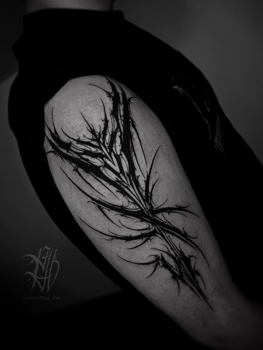 Tattoo by @platellina_ink — blackwork