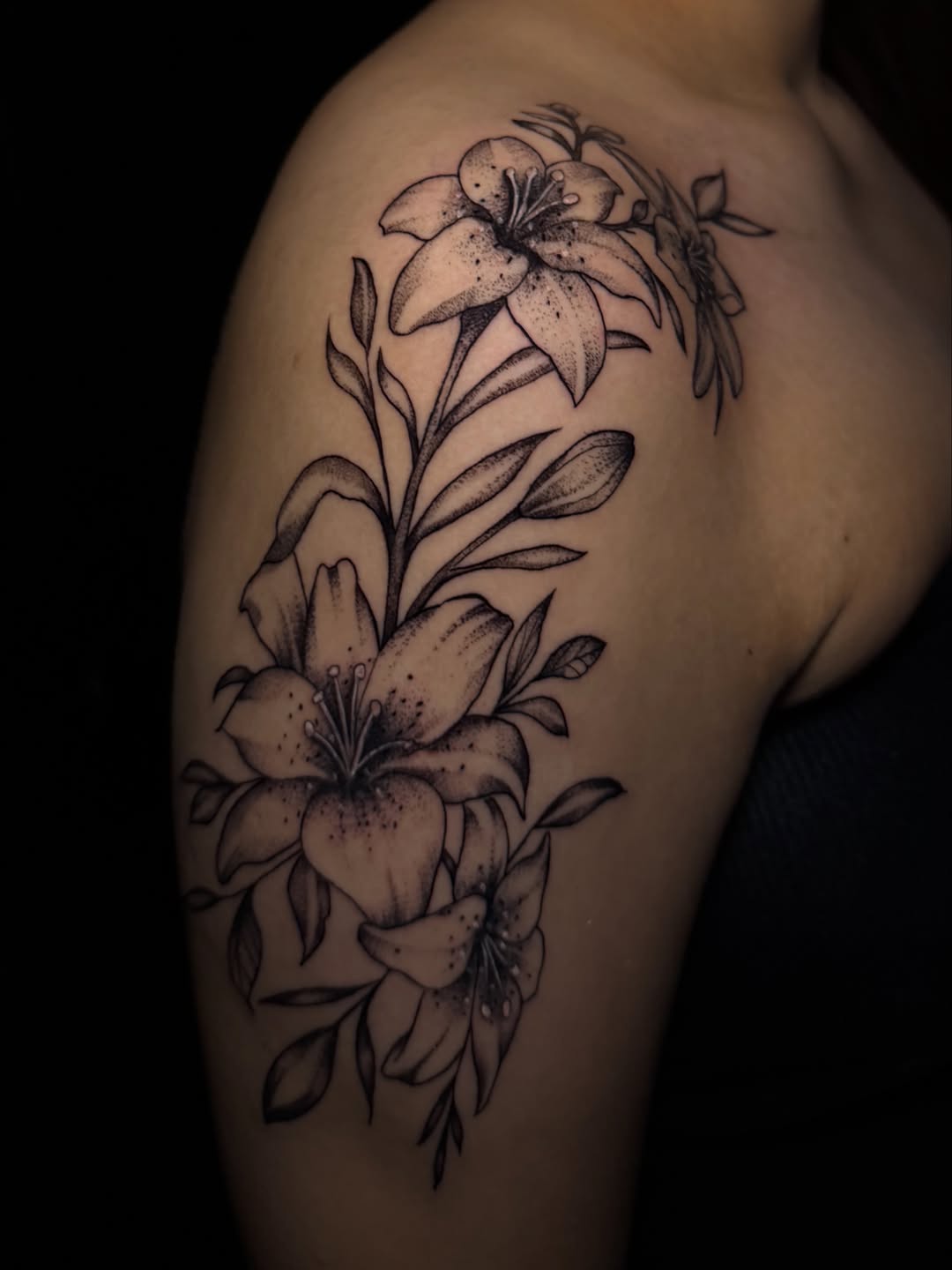 Tattoo by @rdz.ink β black_and_grey, dotwork