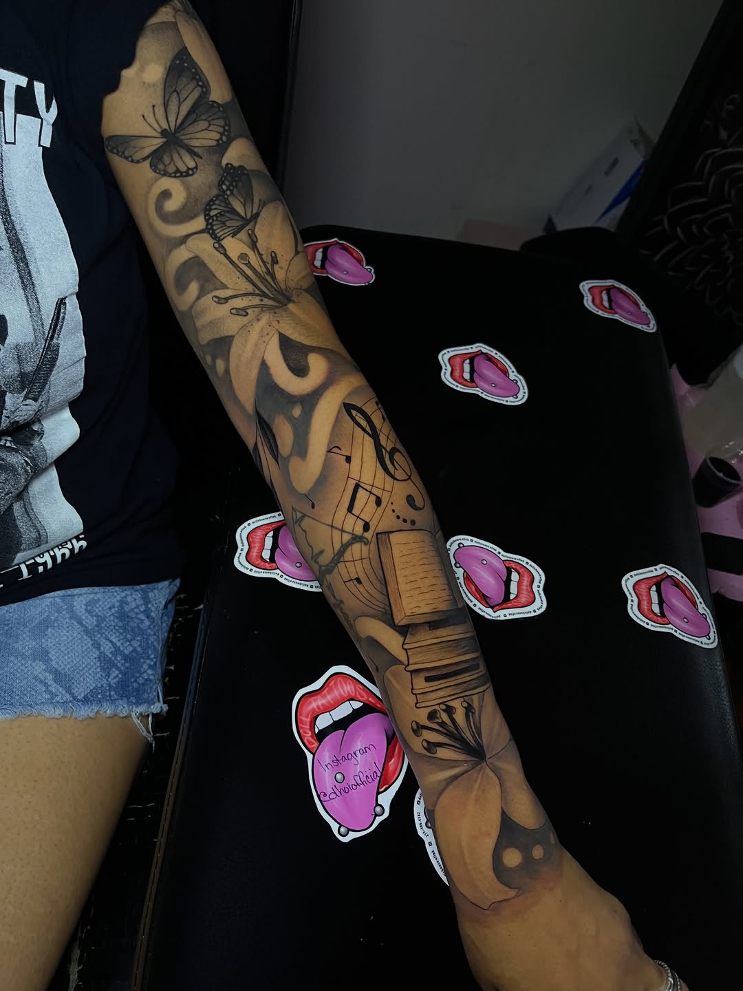 Tattoo by @dhoiofficial — black_and_grey