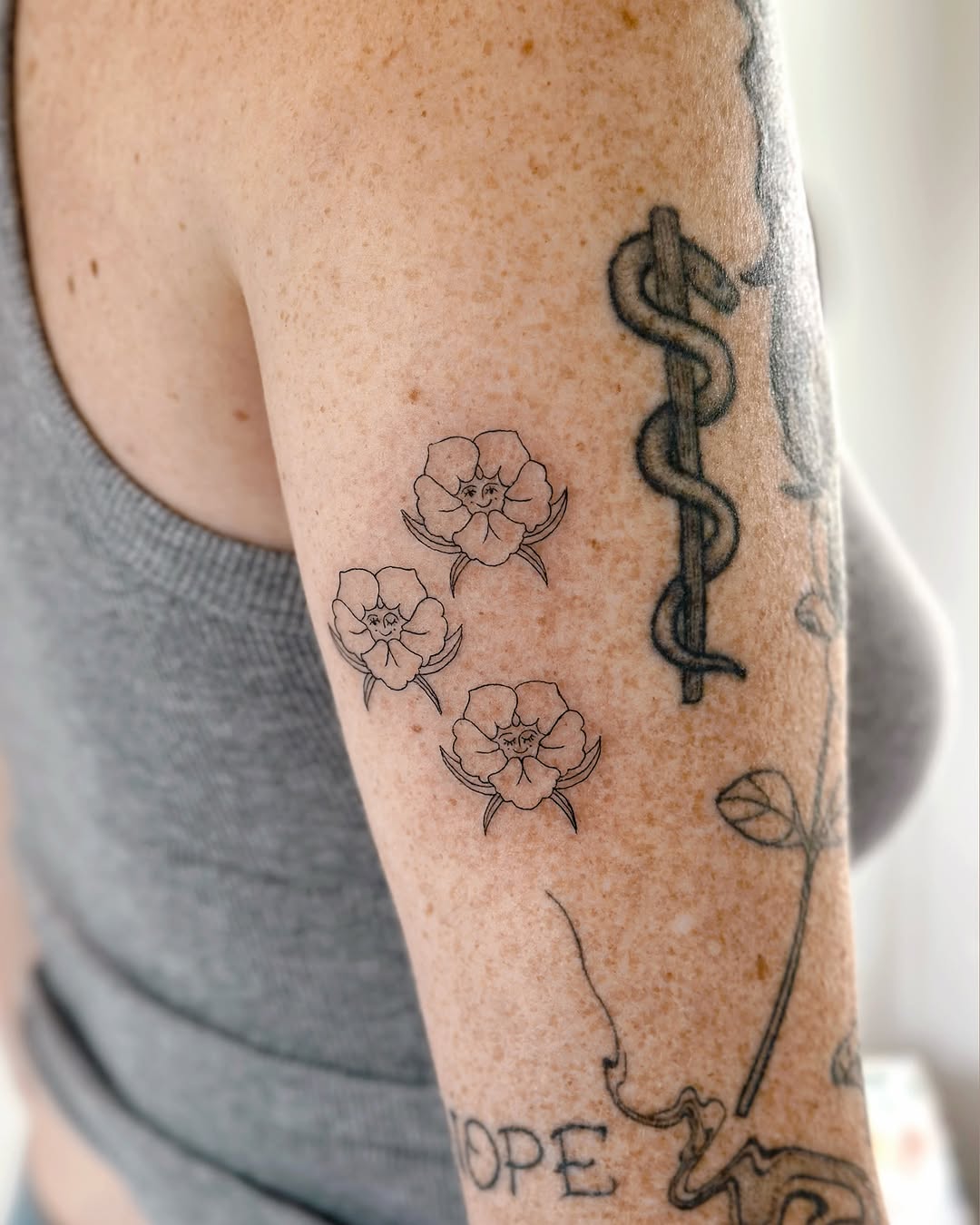 Tattoo by @midnight_moonlighttt β fine_line