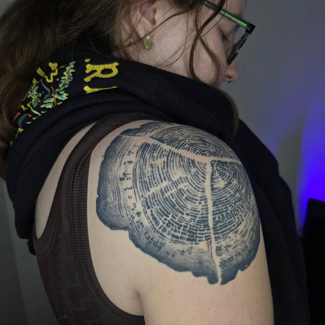 Tattoo by @bblackhoundd โ blackwork, illustrative