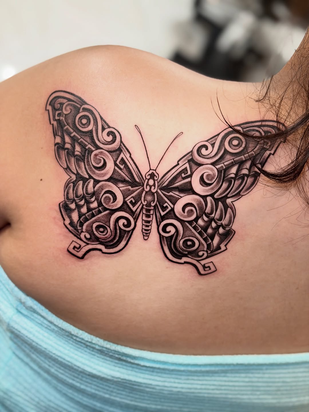 Tattoo by @elfamosoflames — black_and_grey