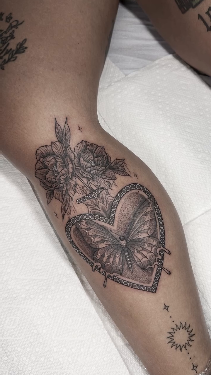 Tattoo by @rayasxmvf_ β blackwork