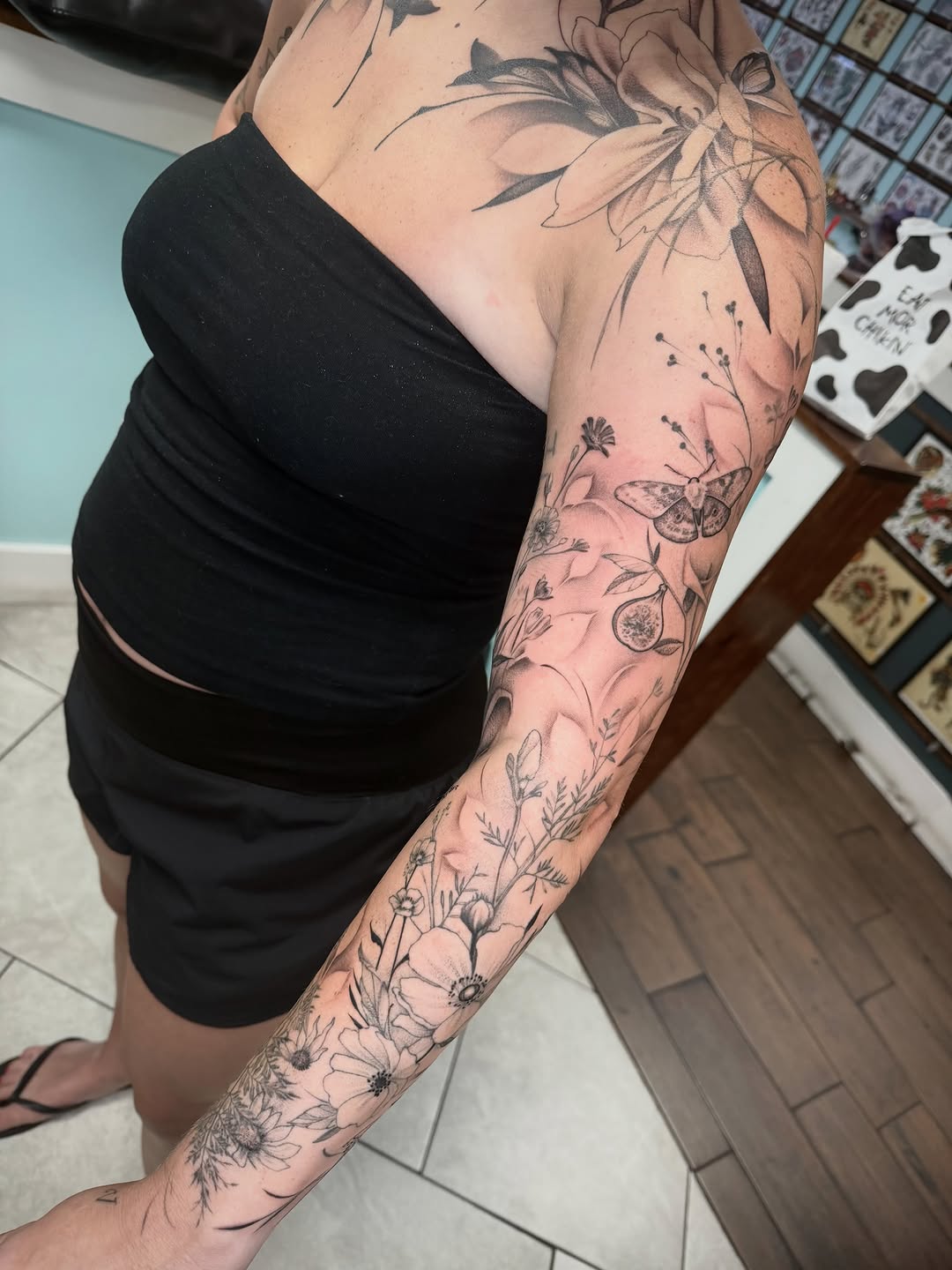 Tattoo by @sav.exe — black_and_grey, fine_line
