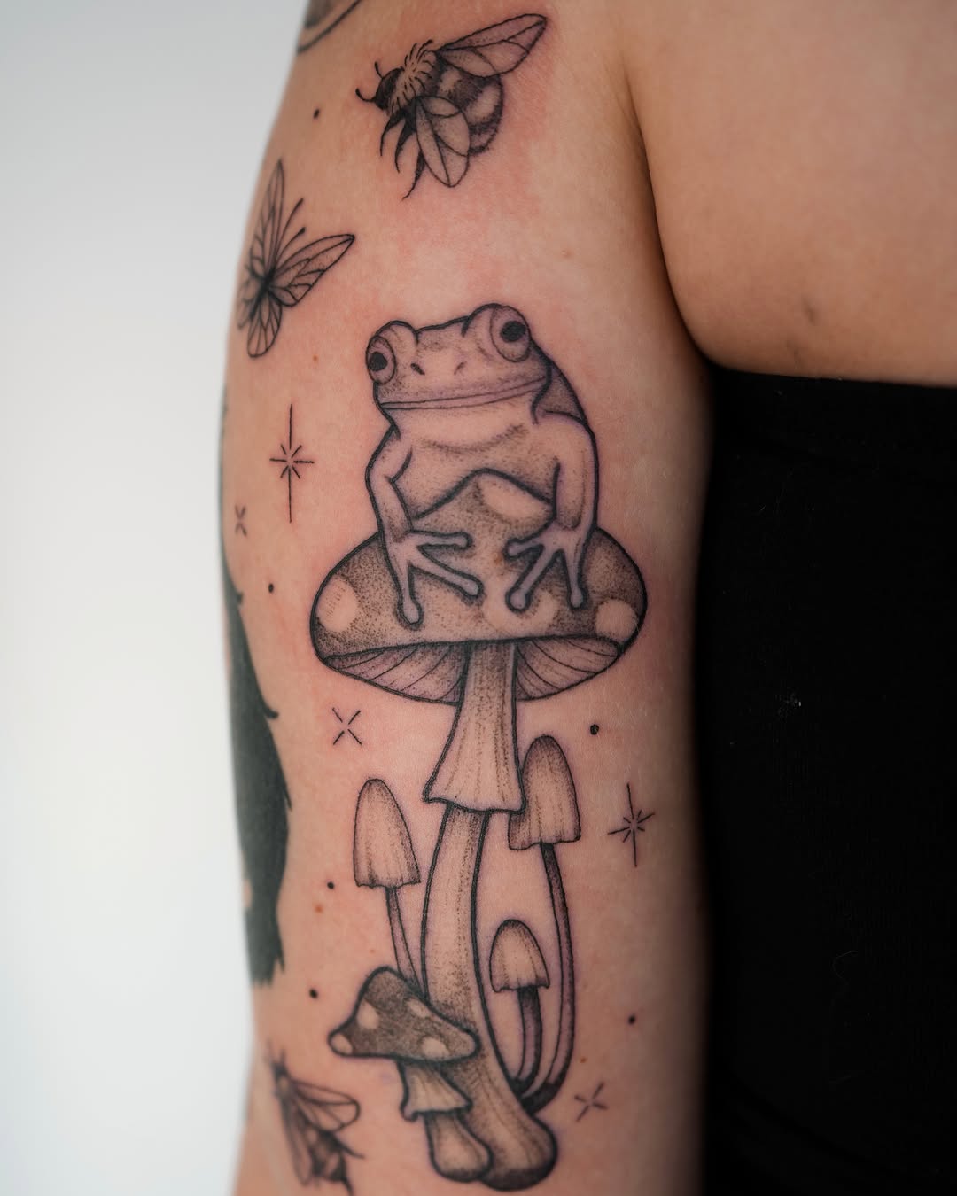 Tattoo by @mikaylasuetattoo — black_and_grey, illustrative