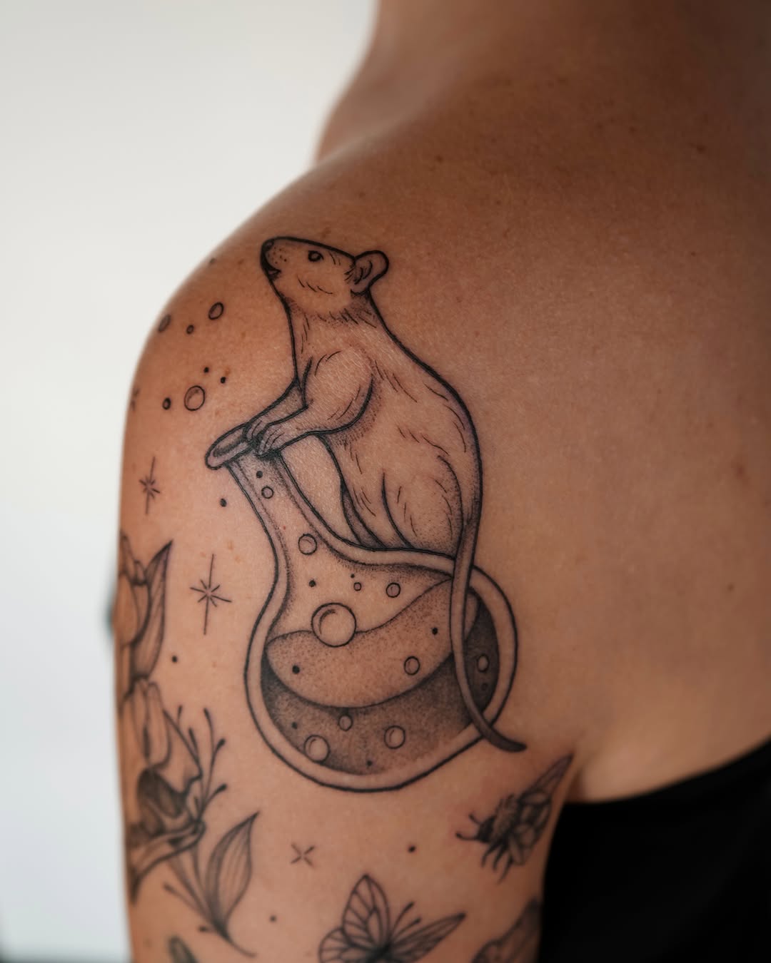 Tattoo by @mikaylasuetattoo — fine_line, dotwork