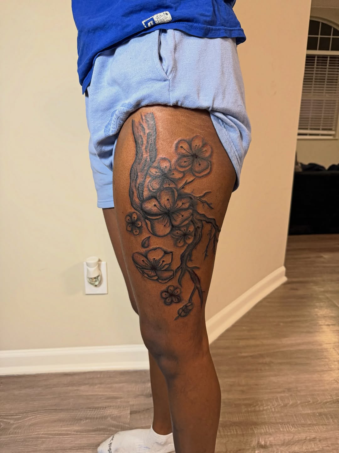 Tattoo by @nylainkedyou — black_and_grey, fine_line