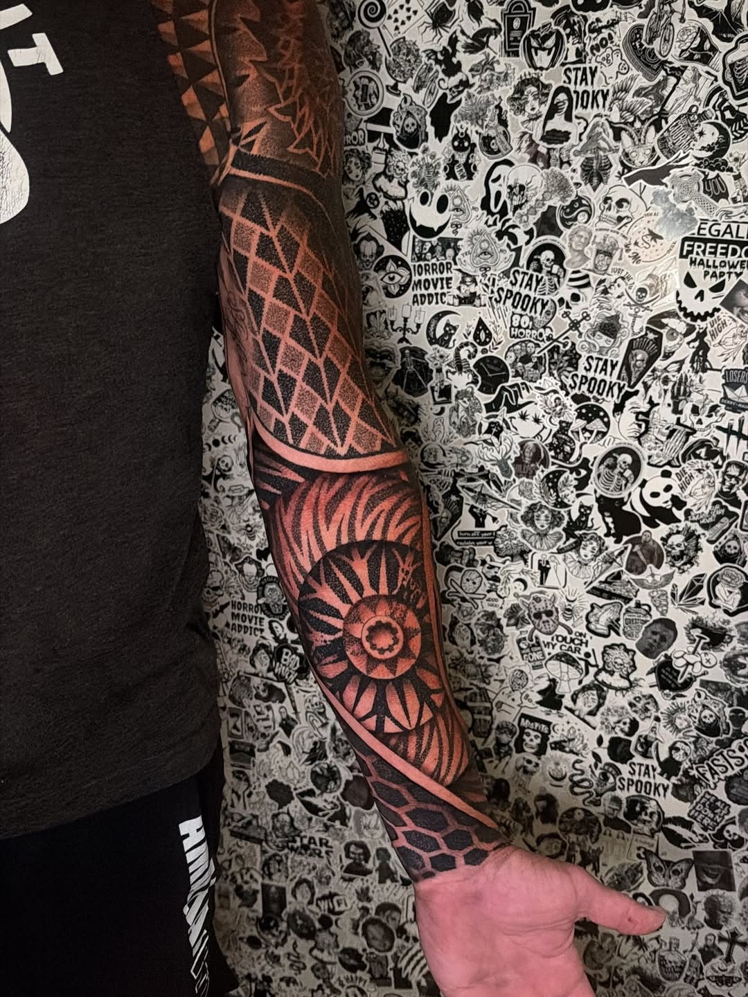 Tattoo by @kee.tattoos — geometric, dotwork