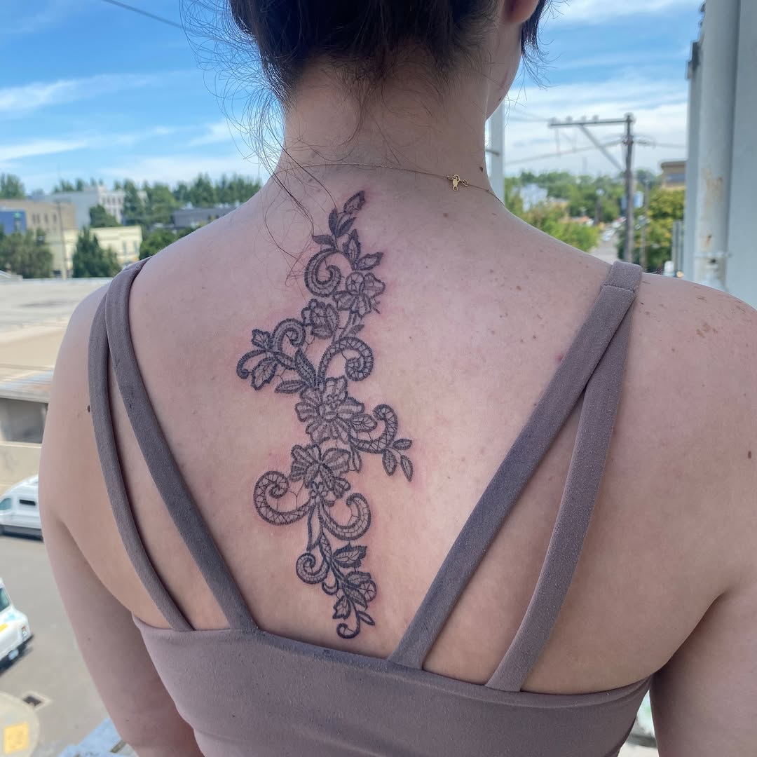 Tattoo by @supercutetattoo — fine_line, ornamental