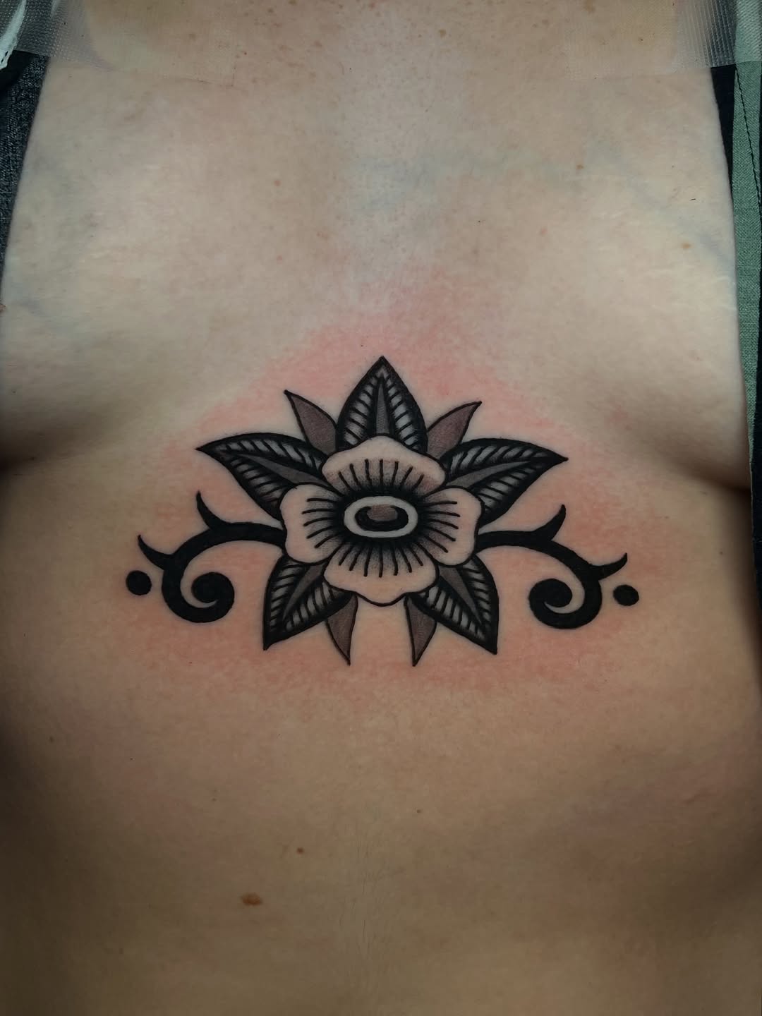 Tattoo by @livleotattoo — american_traditional, illustrative