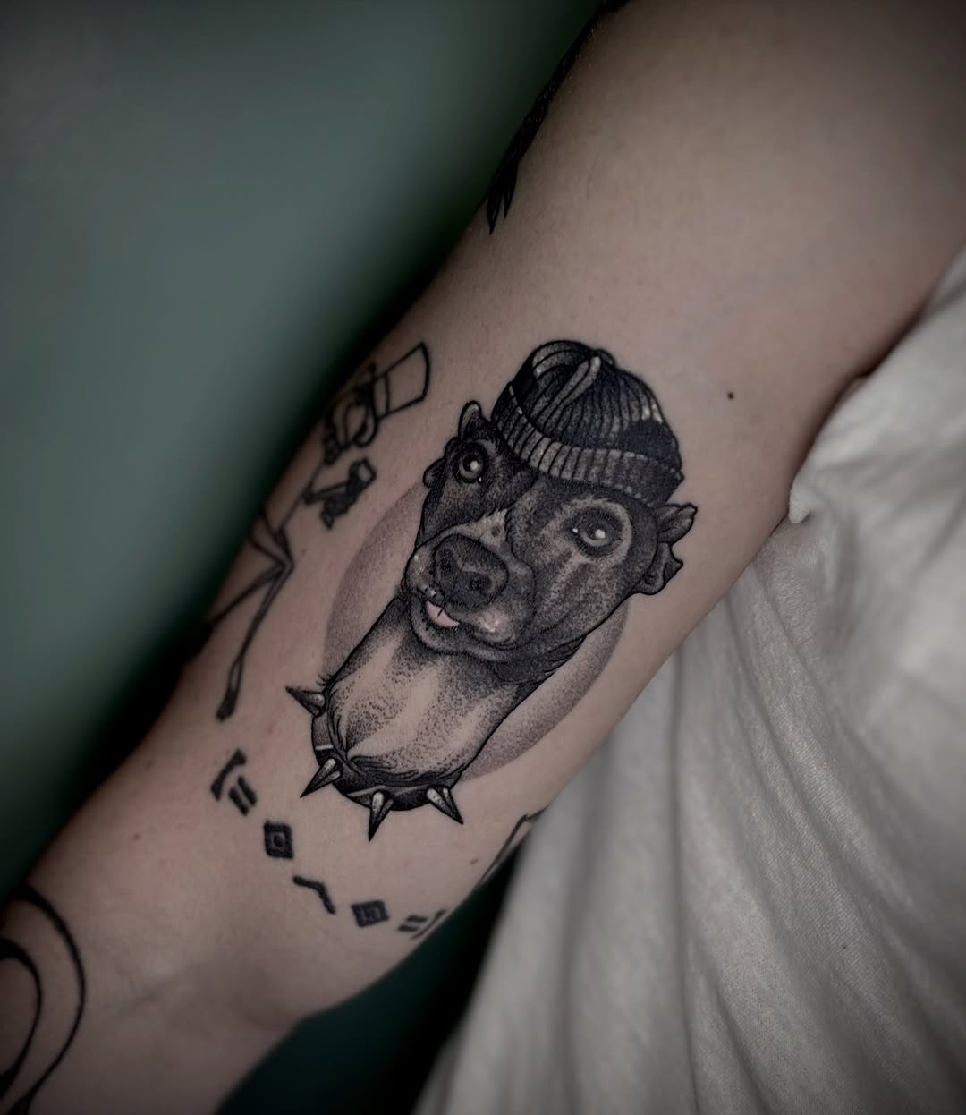 Tattoo by @marthagual_tattoo — black_and_grey
