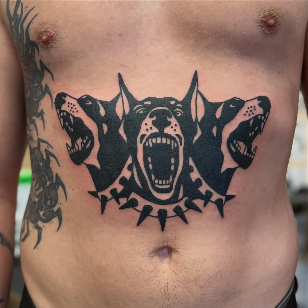 Tattoo by @hanaroshinko โ blackwork