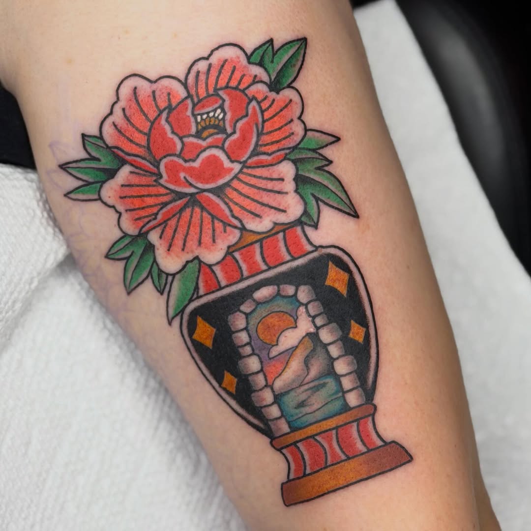 Tattoo by @jennasze.tattoos โ american_traditional