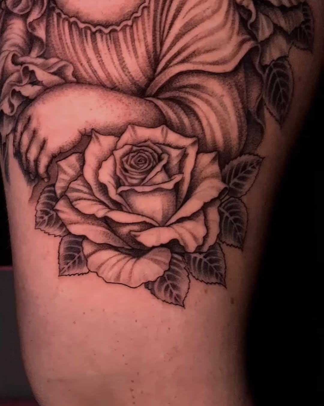 Tattoo by @chatos_tinta — black_and_grey
