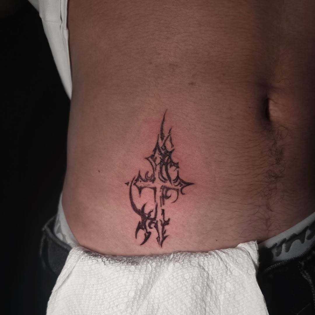 Tattoo by @scarletdaggerink β blackwork