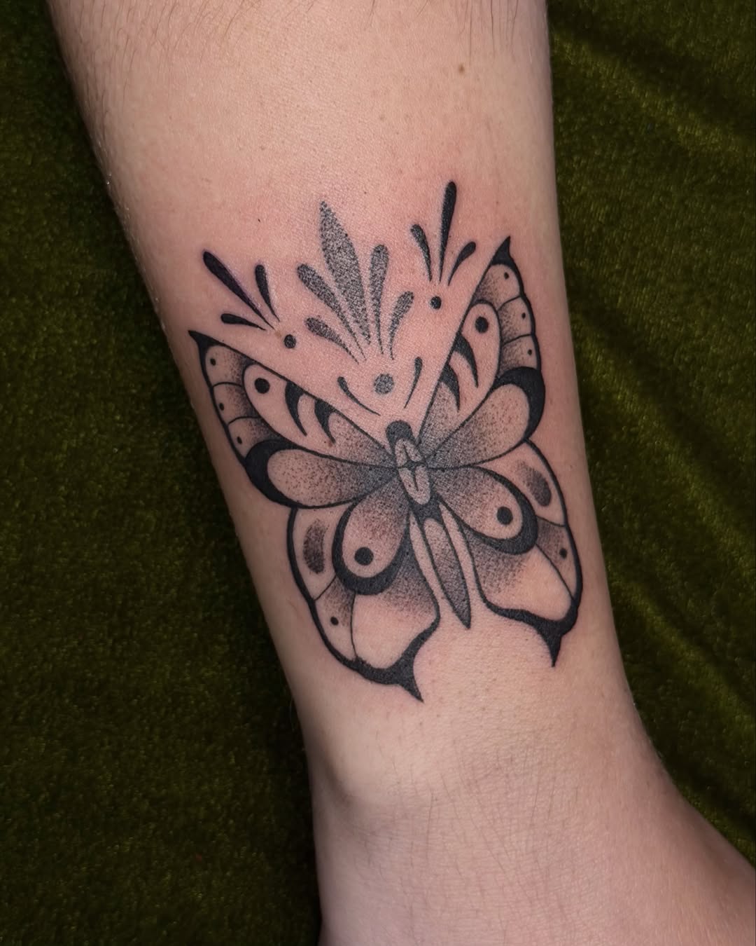 Tattoo by @fleabagtattoos — black_and_grey, dotwork
