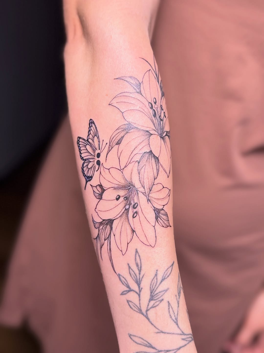 Tattoo by @artbyzotsenko โ fine_line