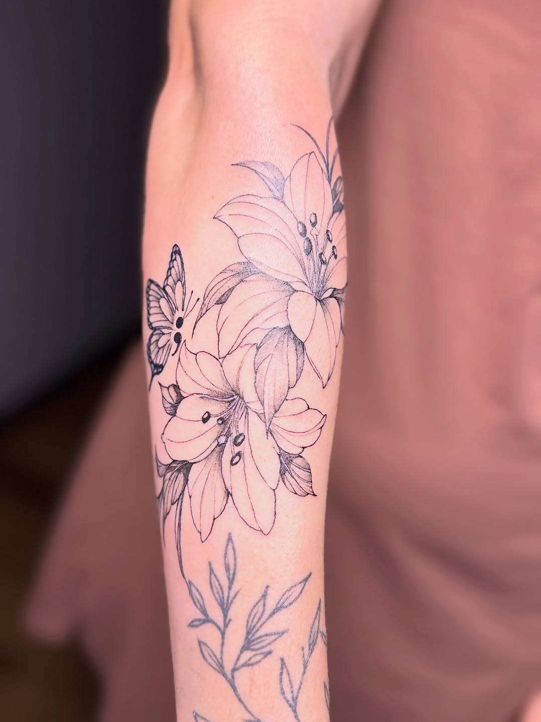 Tattoo by @artbyzotsenko โ fine_line