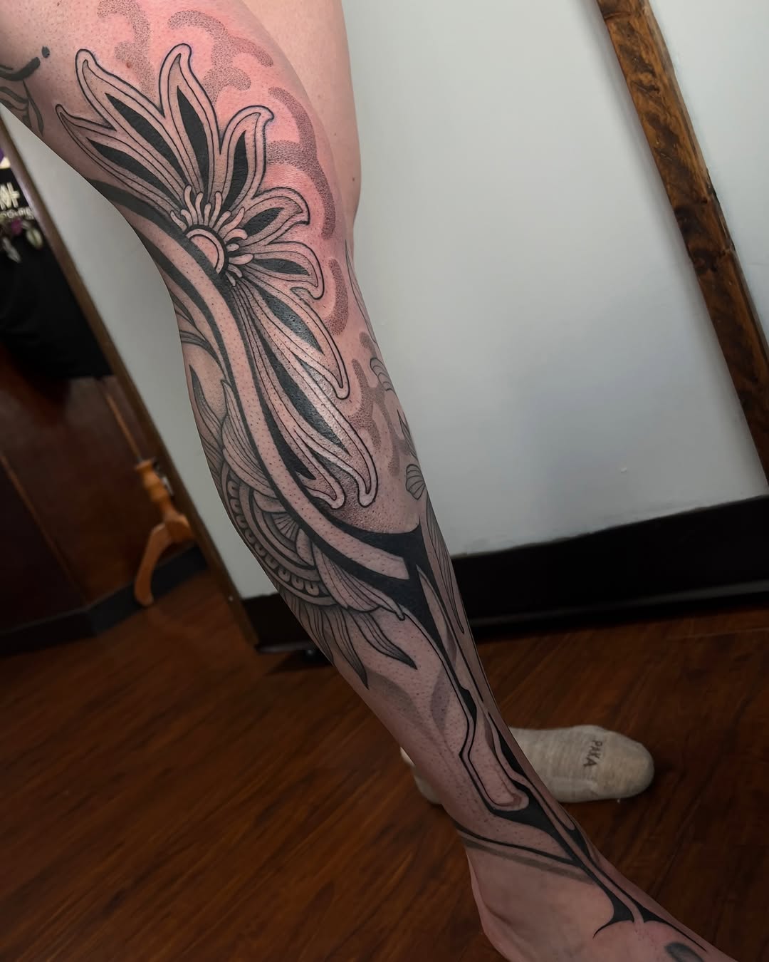 Tattoo by @avreysimone — blackwork, dotwork