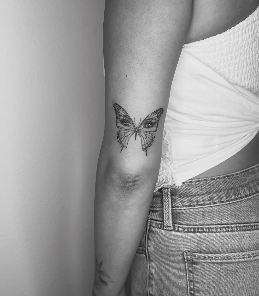 Tattoo by @ashleylorrainetattoos β fine_line, realism