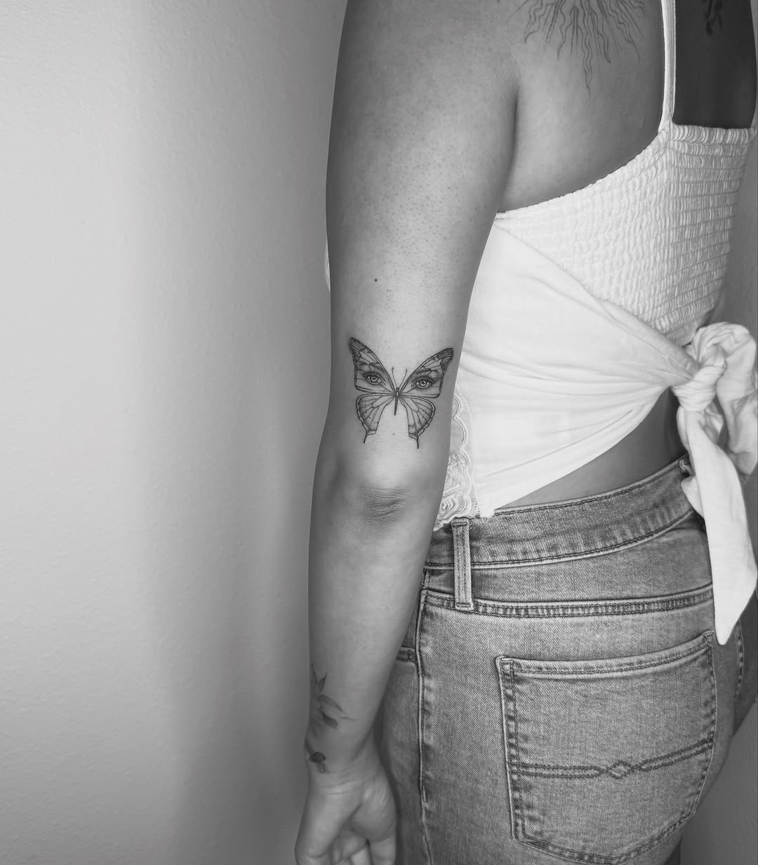Tattoo by @ashleylorrainetattoos β fine_line, black_and_grey