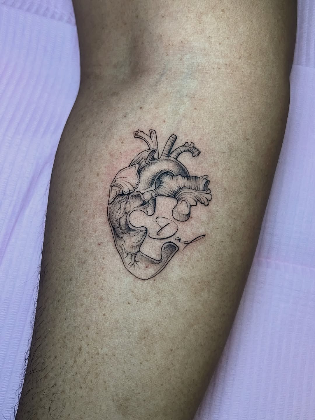 Tattoo by @tehnayatattoos β black_and_grey