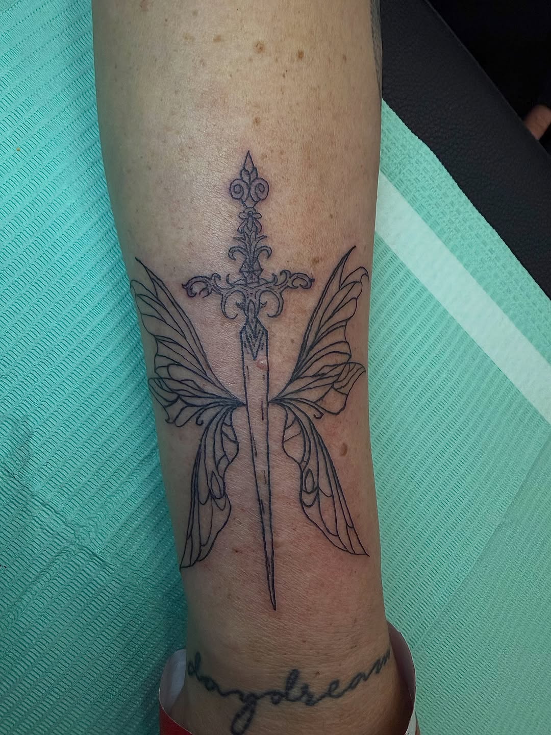 Tattoo by @storylines.tattoos — fine_line